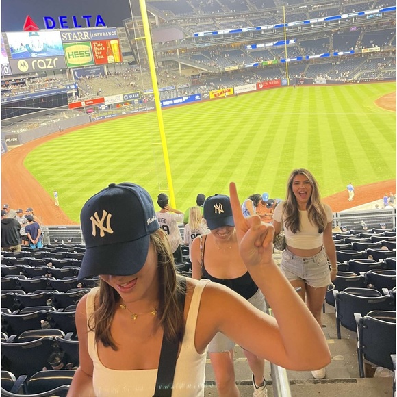 Meet your Posher, Carson - Picture 1 of 1